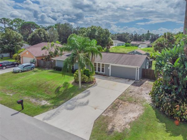 968 SW Castaneda Ln, Florida 34953, image 2