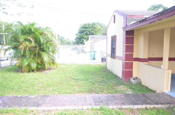 Erdle, 2424 NW 88th St, West Little River, Florida 33147, image 2