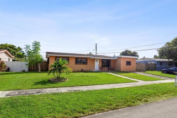 Cutler Ridge, 10050 SW 214th St, Cutler Bay, Florida 33189, image 2