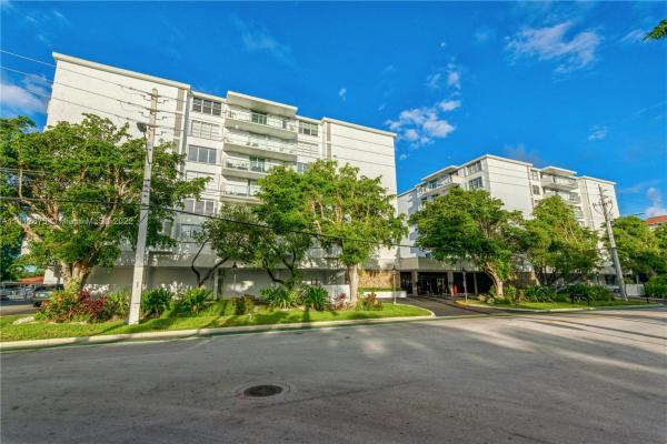 Ten Thousand Plaza, 10000 W Bay Harbor Dr #221, Bay Harbor Islands, Florida 33154, image 1
