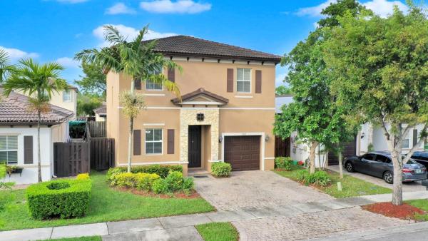 Atlantis At Oasis, 2409 NE 3rd Ct, Homestead, Florida 33033, image 2