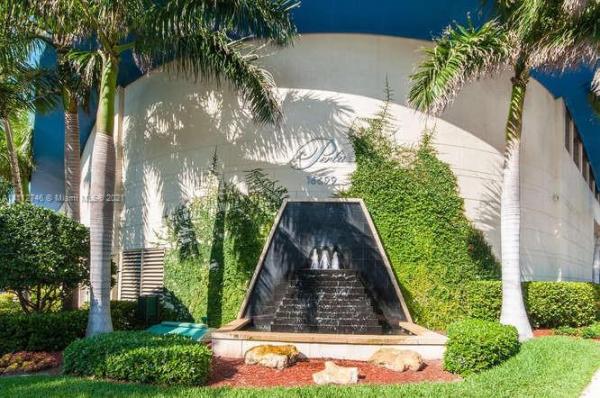 La Perla, 16699 Collins AveCABAN #4204, Sunny Isles Beach, Florida 33160, image 2