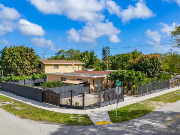 Tropical Estates, 9750 SW 55th St, Olympia Heights, Florida 33165, image 2