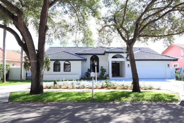 Royal Oaks, 8012 NW 164th Ter, Miami Lakes, Florida 33016, image 2