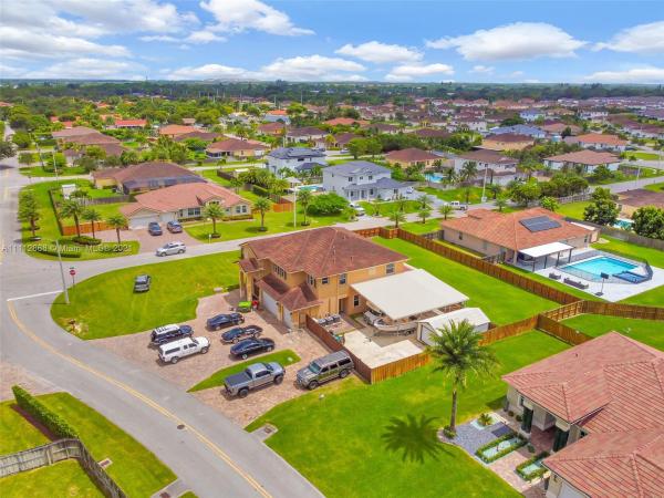 Estate Mansions, 12904 SW 222nd St, Goulds, Florida 33170, image 2