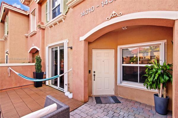 Pembroke Cay, 14322 SW 10th St #2403, Pembroke Pines, Florida 33027, image 2