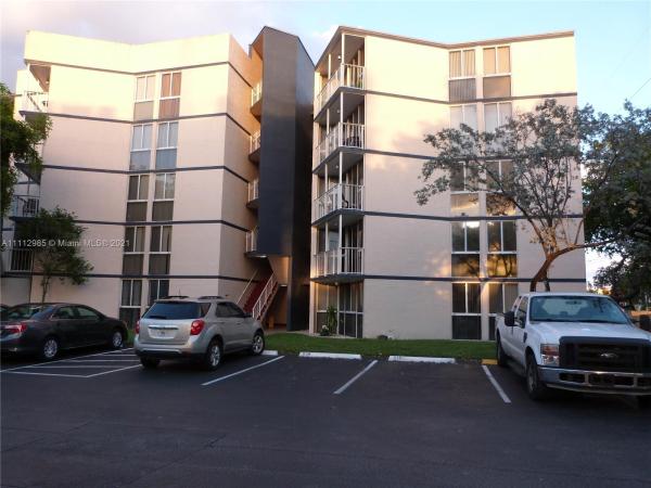 Las Brisas Country Club Of Miami, 6955 NW 186th St #F209, Country Club, Florida 33015, image 2