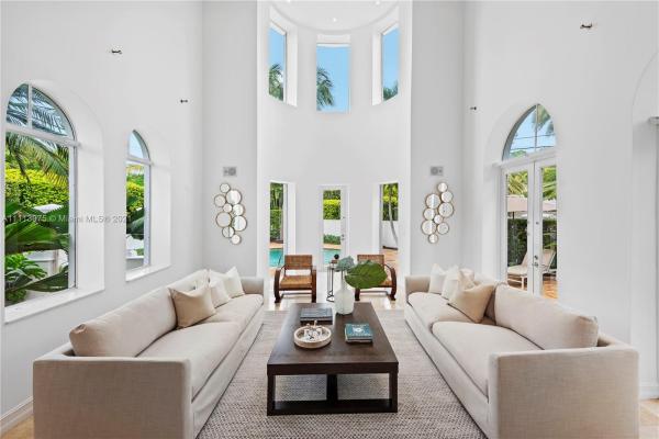 Rhodes, 2200 Tigertail Ave, Miami, Florida 33133, image 1
