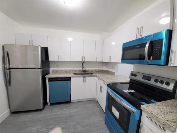 Berkley House Of Carriage Hills, 101 Berkley Rd #312, Hollywood, Florida 33024, image 2