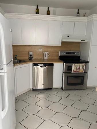 The Pavilion, 5601 Collins Ave #701, Miami Beach, Florida 33140, image 2