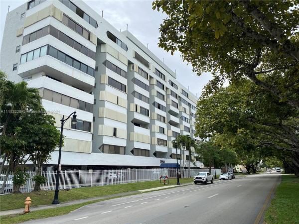 Coral Way Towers, 2950 SW 3rd Ave #8B, Miami, Florida 33129, image 2
