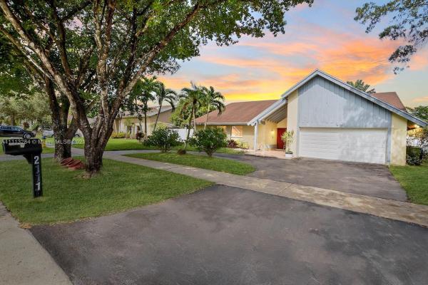 Woodbridge At Pembroke Lakes, 2111 NW 103rd Ave, Pembroke Pines, Florida 33026, image 1