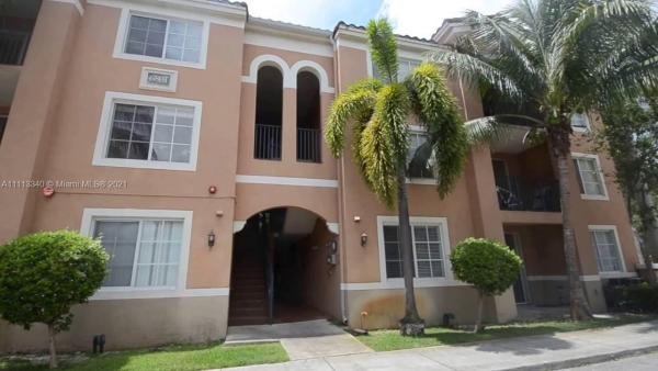Gables Court, 6841 SW 44th St #305, Glenvar Heights, Florida 33155, image 2