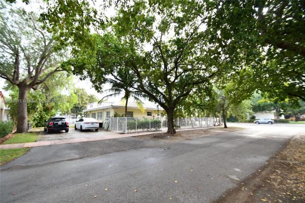 Coconut Grove, 3225 S Le Jeune Rd, Coral Gables, Florida 33134, image 2