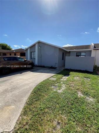 Lakes Of Acadia, 5240 NW 196th Ter, Miami Gardens, Florida 33055, image 2