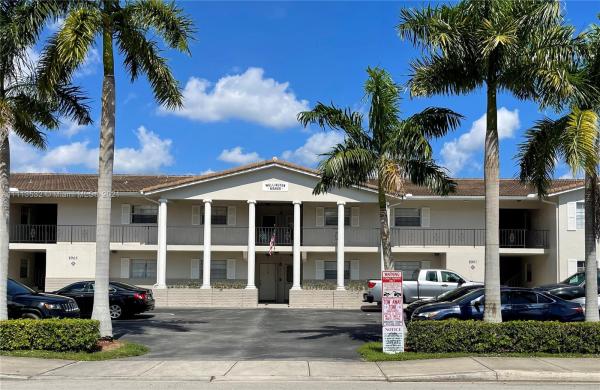 Wellington Manor, 8901 NW 38th Dr #206, Coral Springs, Florida 33065, image 2