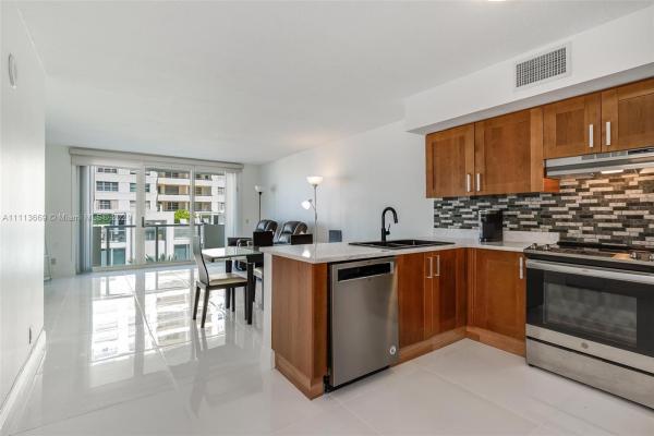 Spiaggia Ocean, 9499 NE Collins Ave #510, Surfside, Florida 33154, image 2