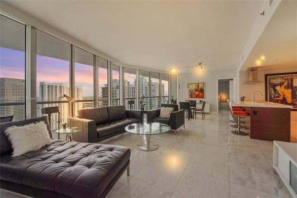 Icon Brickell Tower 2, 495 Brickell Ave #3304, Miami, Florida 33131, image 2