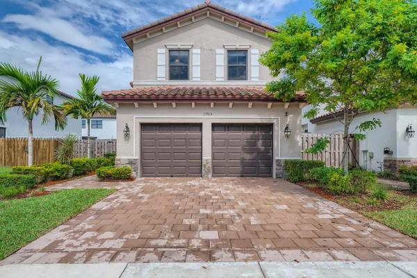Artesa At Coco Palm Estates, 11765 SW 249th, Princeton, Florida 33032, image 2