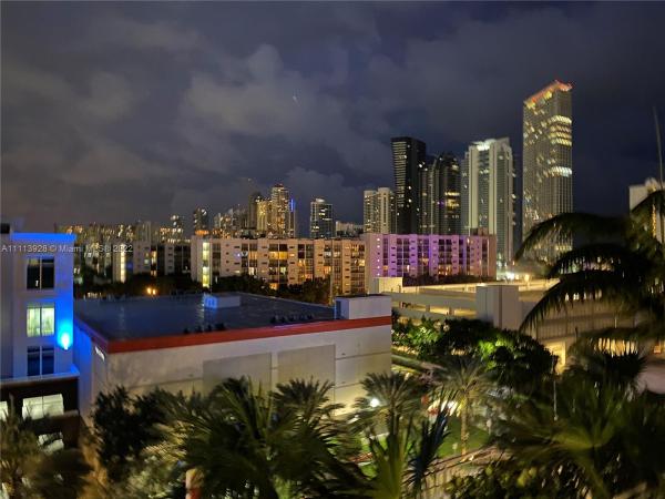 Parque Towers, 330 Sunny Isles Blvd #5-605, Sunny Isles Beach, Florida 33160, image 2