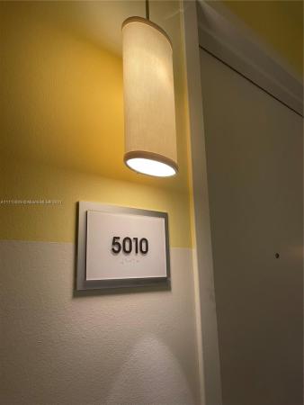 Icon Brickell Tower 1, 475 Brickell Ave #5010, Miami, Florida 33131, image 2