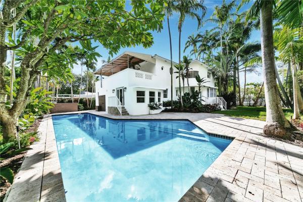 Surprise Lake, 4501 Royal Palm Ave, Miami Beach, Florida 33140, image 2