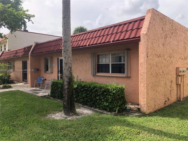 Golden Lakes Village, 115 Lake Dora Dr, West Palm Beach, Florida 33411, image 2