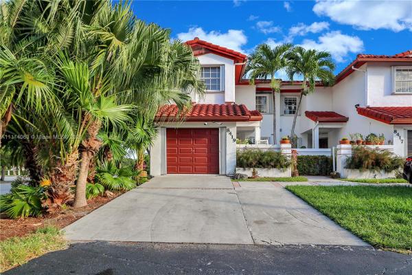 Saga Bay Townhomes, 8419 SW 208th St, Cutler Bay, Florida 33189, image 2