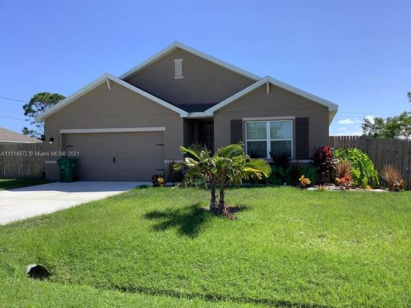628 SW Eyerly, Florida 34983, image 2