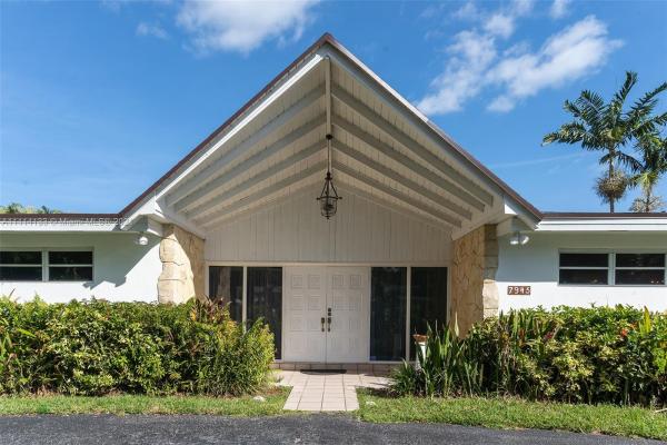 Herman Manor, 7945 SW 135th St, Pinecrest, Florida 33156, image 2
