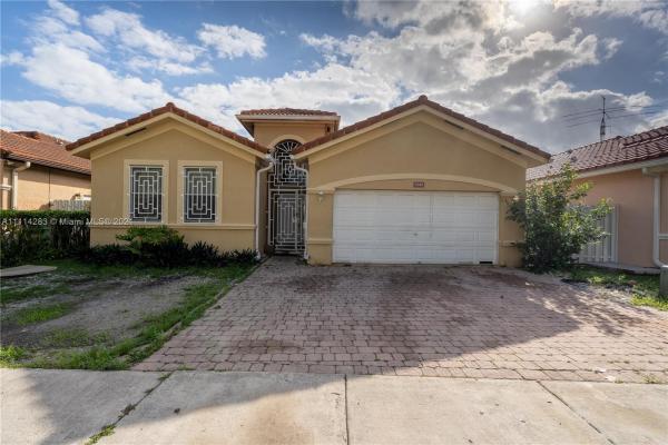 Riviera Trace, 1045 NW 135th Ct, Tamiami, Florida 33182, image 2