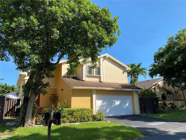 Patio Homes At Lakes Of The Meadow, 14729 SW 43rd Ter, Kendall West, Florida 33185, image 1