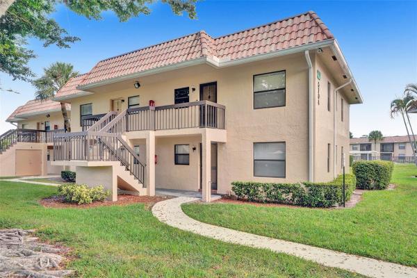 Casa Nueva, 6704 S Palmetto Cir S #204, Boca Raton, Florida 33433, image 2
