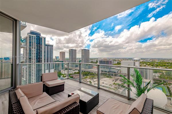 Paramount Miami Worldcenter, 851 NE 1st Ave #2706, Miami, Florida 33132, image 2
