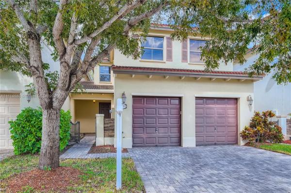 Trellis At Isles Of Bayshore, 8977 SW 227th Ter #8977, Cutler Bay, Florida 33190, image 2