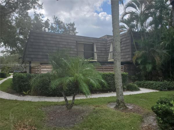 Glenwood Townhomes, 1408 14th Ter, Palm Beach Gardens, Florida 33418, image 2