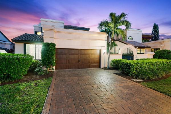 Villa D'Este, 718 Deer Creek Via Verona, Deerfield Beach, Florida 33442, image 2