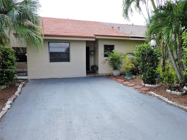 Bird Lakes Townhouses, 14316 SW 46th Ter #n/a, Kendale Lakes, Florida 33175, image 1