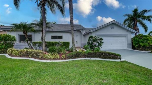 Lakes Of The Meadow, 15632 55th Ter, Kendall West, Florida 33185, image 2
