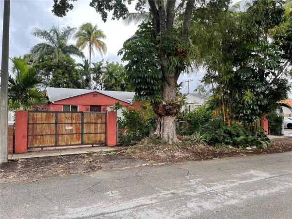 Hills Trail Grove, 5231 SW 5th St, Miami, Florida 33134, image 2