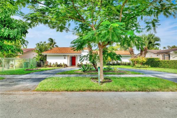 Sevilla Heights, 10111 SW 3rd St, Fountainebleau, Florida 33174, image 2