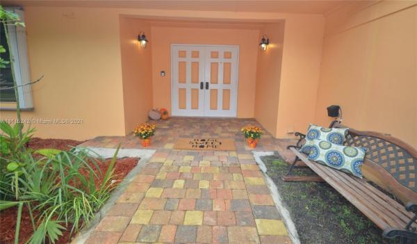 Eagle Nest, 15251 Durnford Dr, Miami Lakes, Florida 33014, image 1