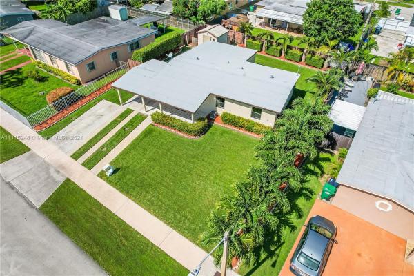 Westwood Lakes Residential, 10915 SW SW 41st St, Westwood Lakes, Florida 33165, image 2