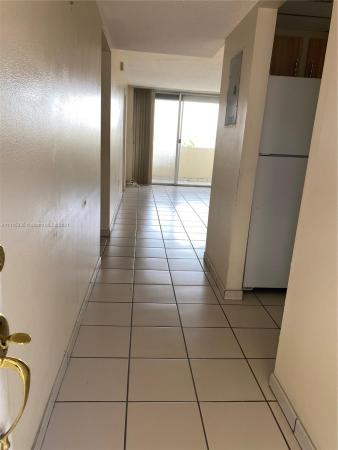 Samari Lake East, 10090 NW 80 Ct #1556, Hialeah Gardens, Florida 33016, image 2