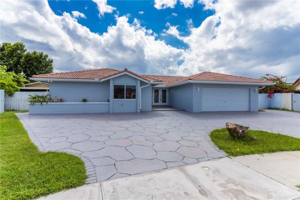 Country Lake Manors, Country Club, Florida 33015, image 2