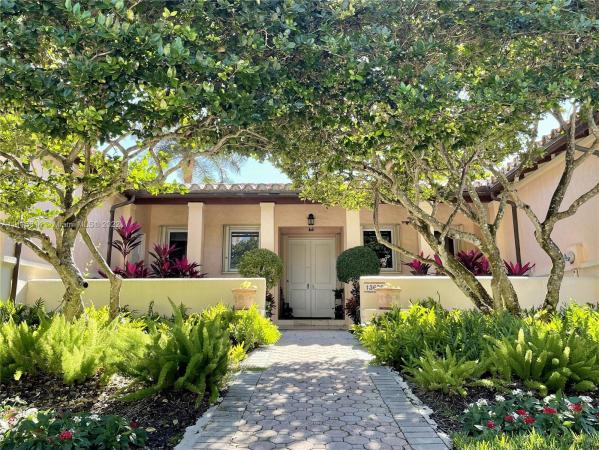 Deering Bay Club Villas, 13620 Deering Bay Dr, Coral Gables, Florida 33158, image 2