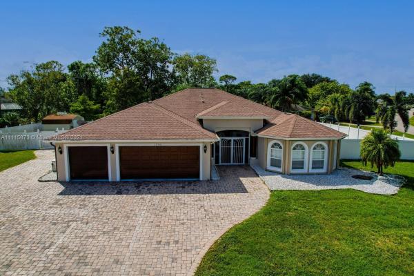 1250 SE Coral Reef St, Florida 34983, image 2