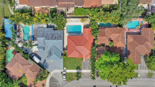 Kenland Homes, 12535 SW 95th Ter, The Crossings, Florida 33186, image 2