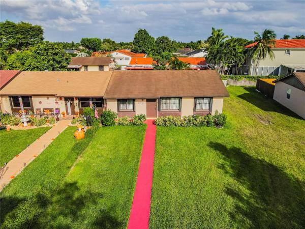 San Sebastian Townhouses, 4873 SW 135th Ct #1, Kendale Lakes, Florida 33175, image 2