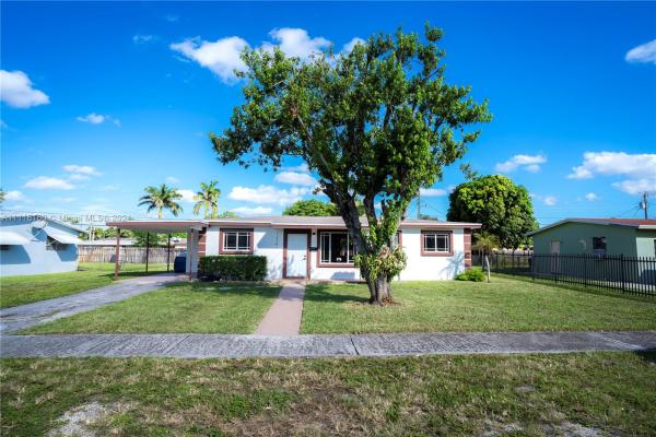 Carol City Gardens, 19741 NW 40th Ave, Miami Gardens, Florida 33055, image 2